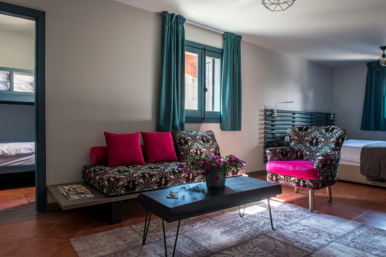 La Maison Des Cedres 알 아즈 외부 사진